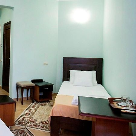 Hotel Acra Sukhumi Ngoại thất bức ảnh