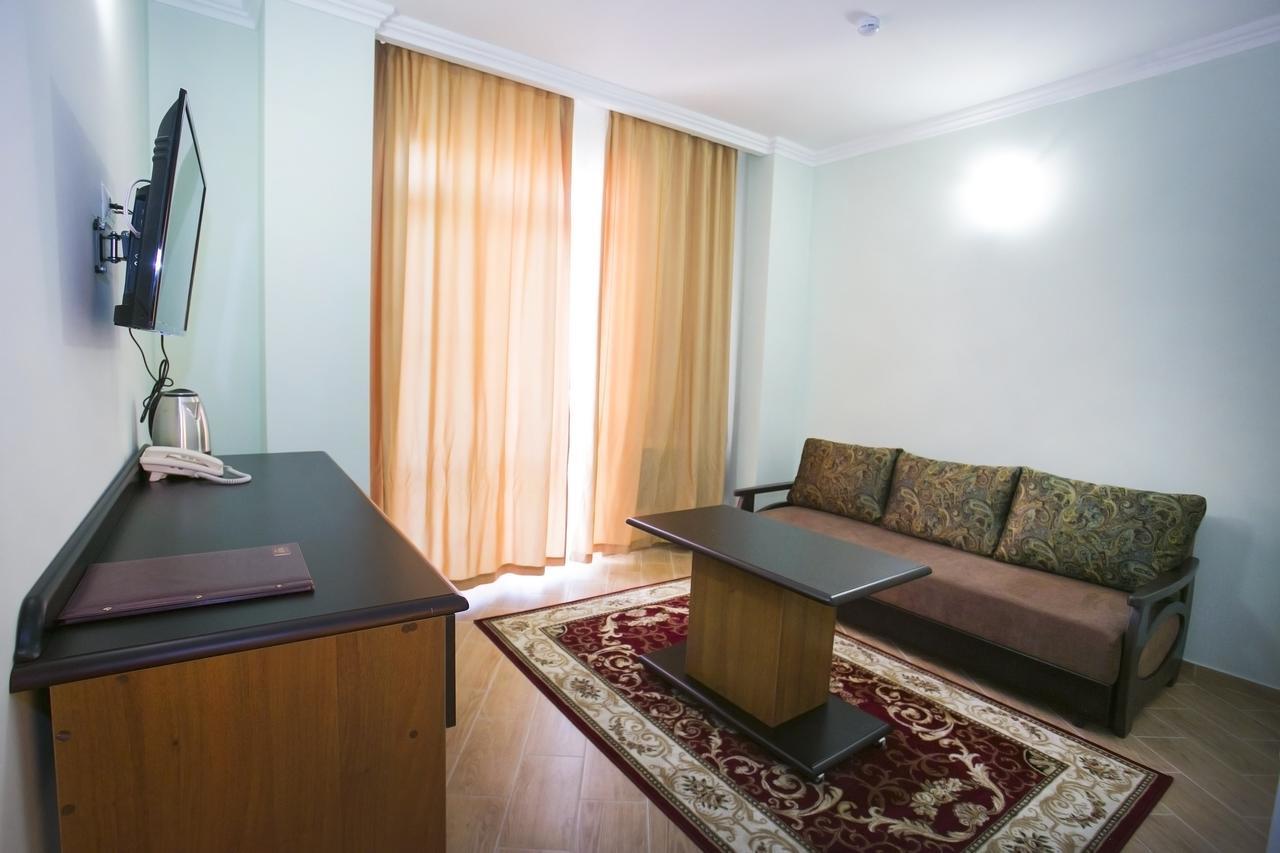 Hotel Acra Sukhumi Ngoại thất bức ảnh