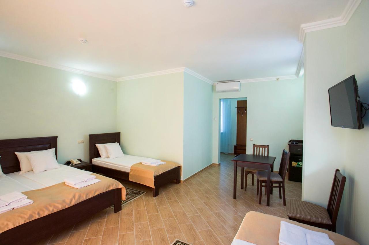 Hotel Acra Sukhumi Ngoại thất bức ảnh