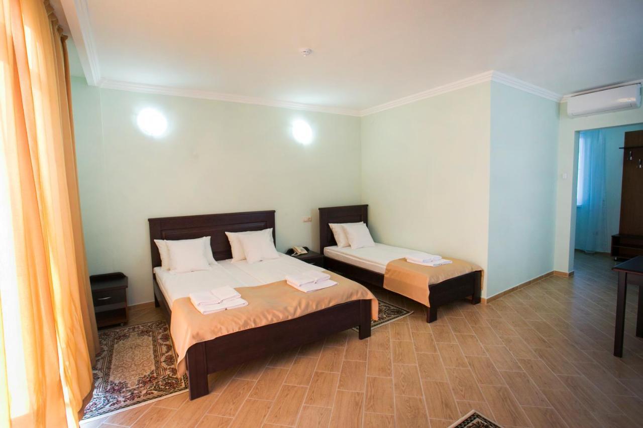 Hotel Acra Sukhumi Ngoại thất bức ảnh