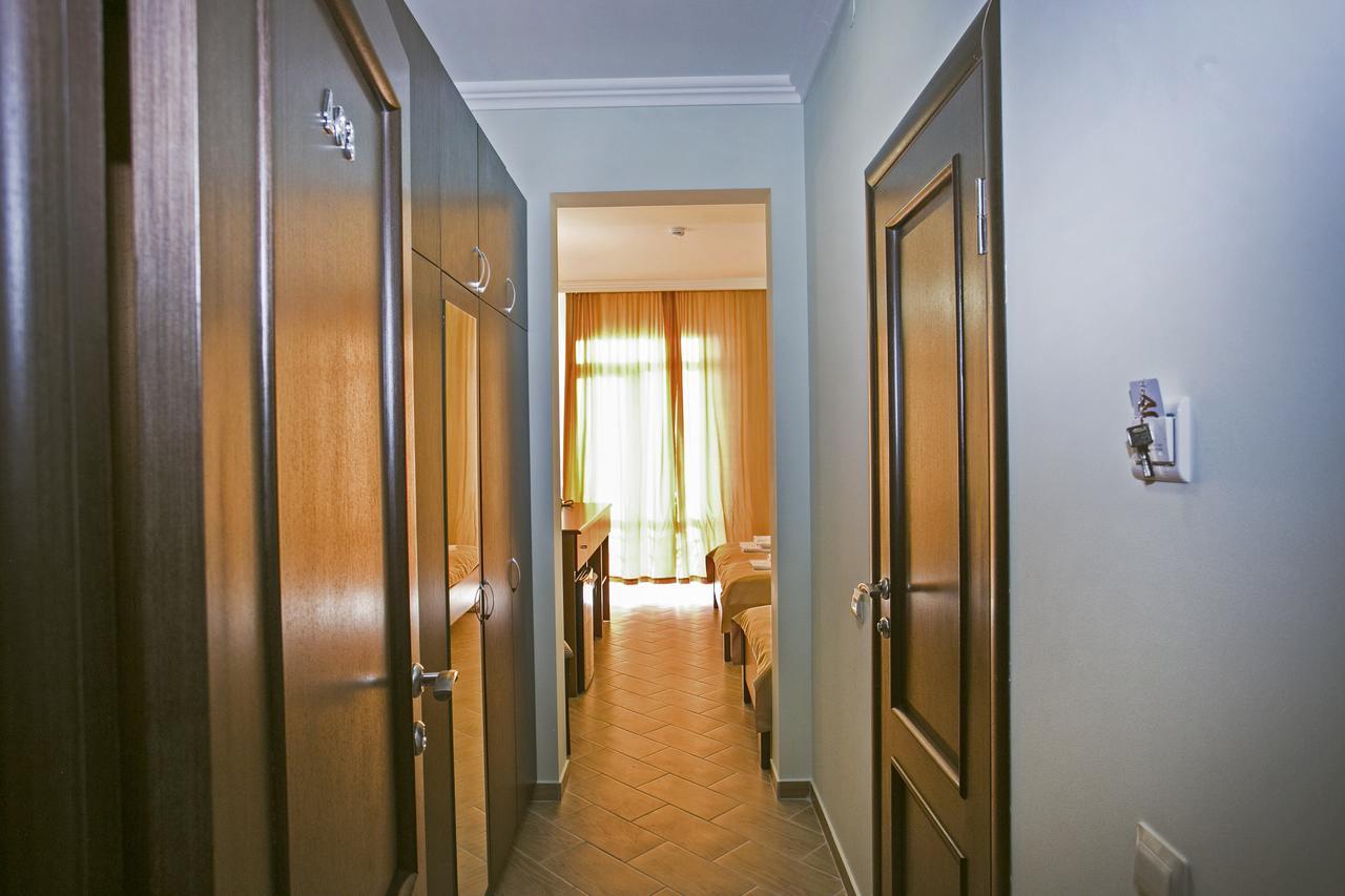 Hotel Acra Sukhumi Ngoại thất bức ảnh