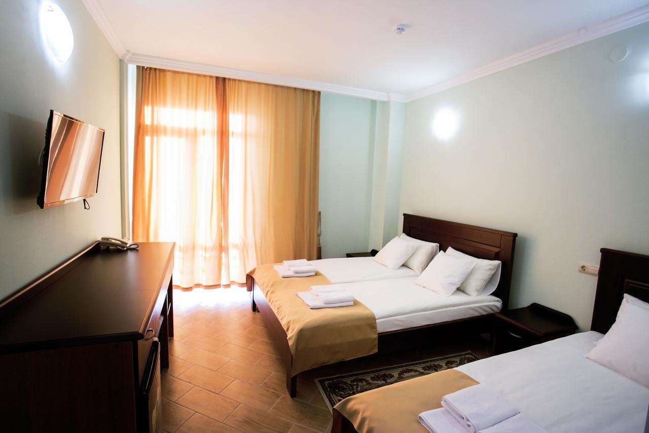 Hotel Acra Sukhumi Ngoại thất bức ảnh