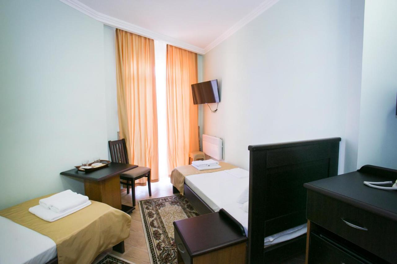 Hotel Acra Sukhumi Ngoại thất bức ảnh