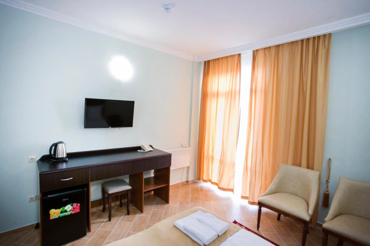 Hotel Acra Sukhumi Ngoại thất bức ảnh